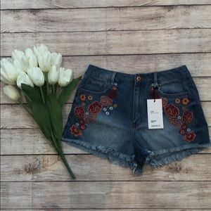 NWT Light wash high waisted jean shorts with embroidery, size 27